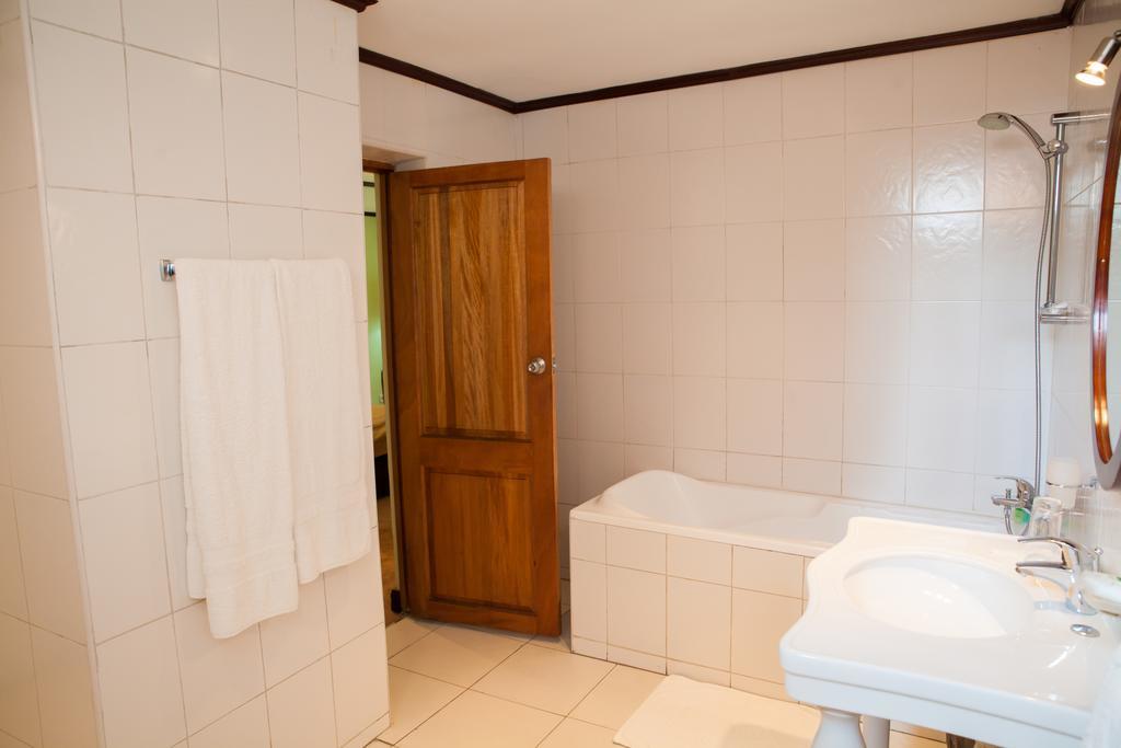 Gorillas Volcanoes Hotel Ruhengeri Oda fotoğraf